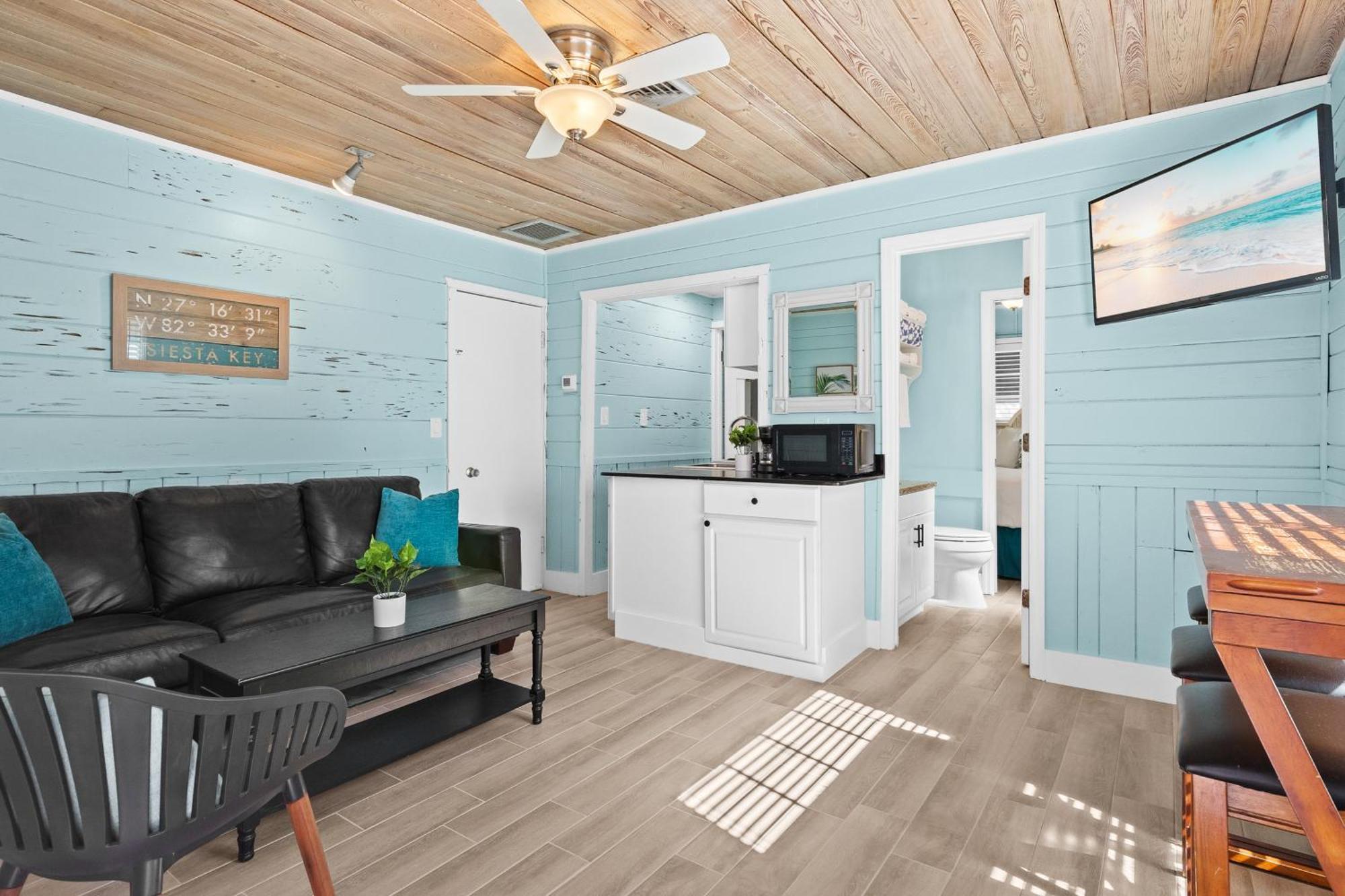 Parrot Beach Cottages Siesta Key Oda fotoğraf