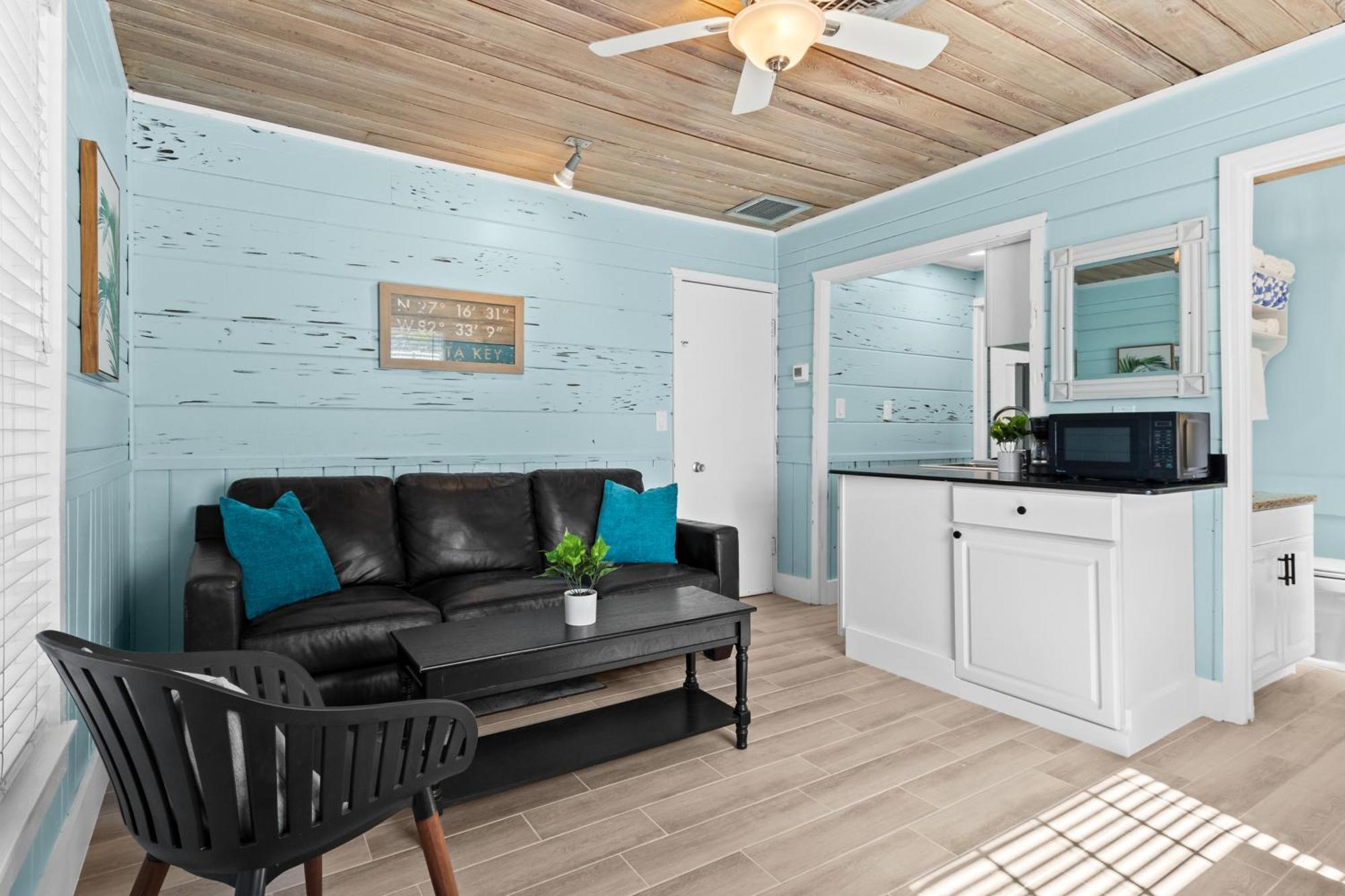 Parrot Beach Cottages Siesta Key Oda fotoğraf