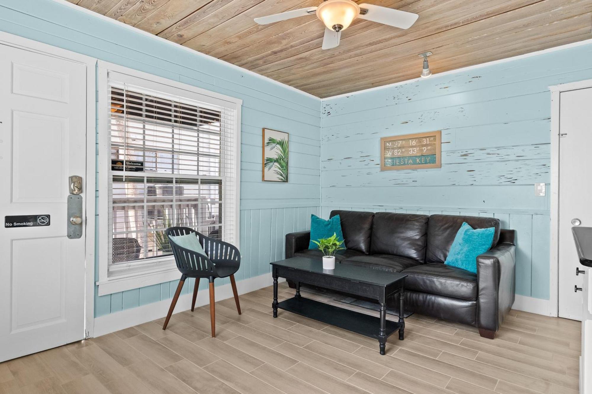 Parrot Beach Cottages Siesta Key Oda fotoğraf