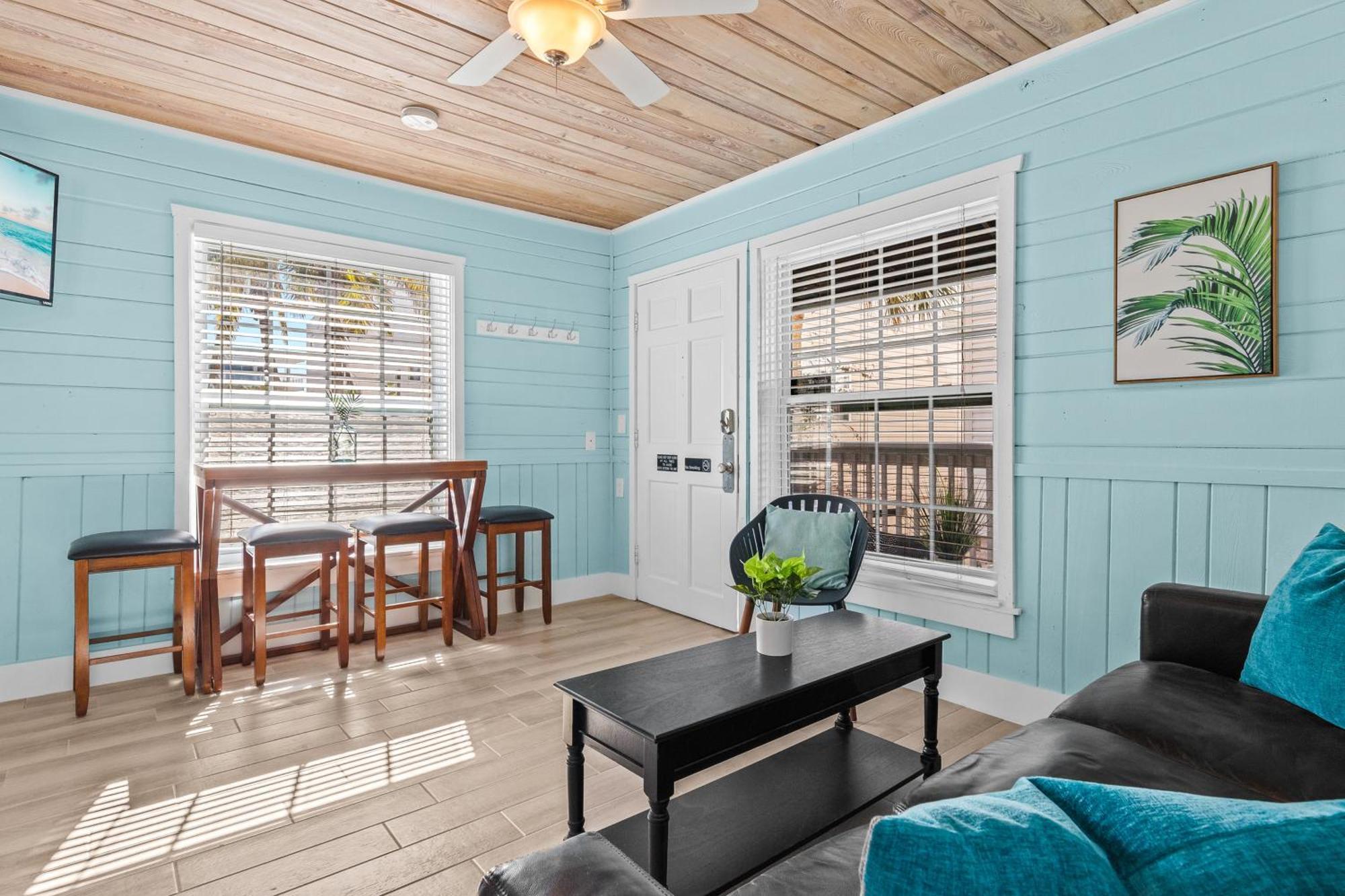 Parrot Beach Cottages Siesta Key Oda fotoğraf