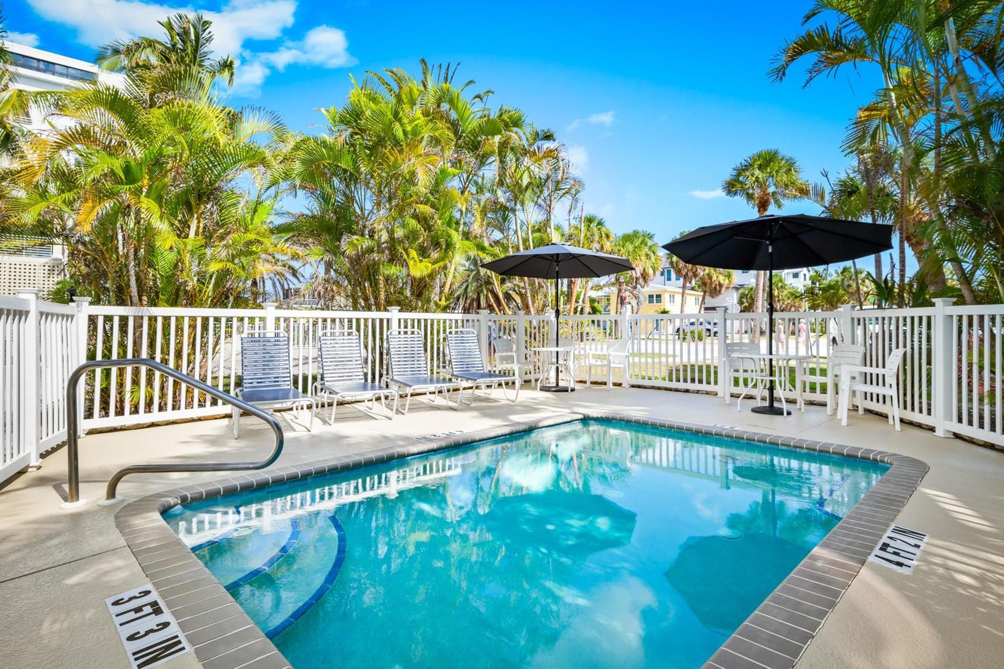 Parrot Beach Cottages Siesta Key Oda fotoğraf