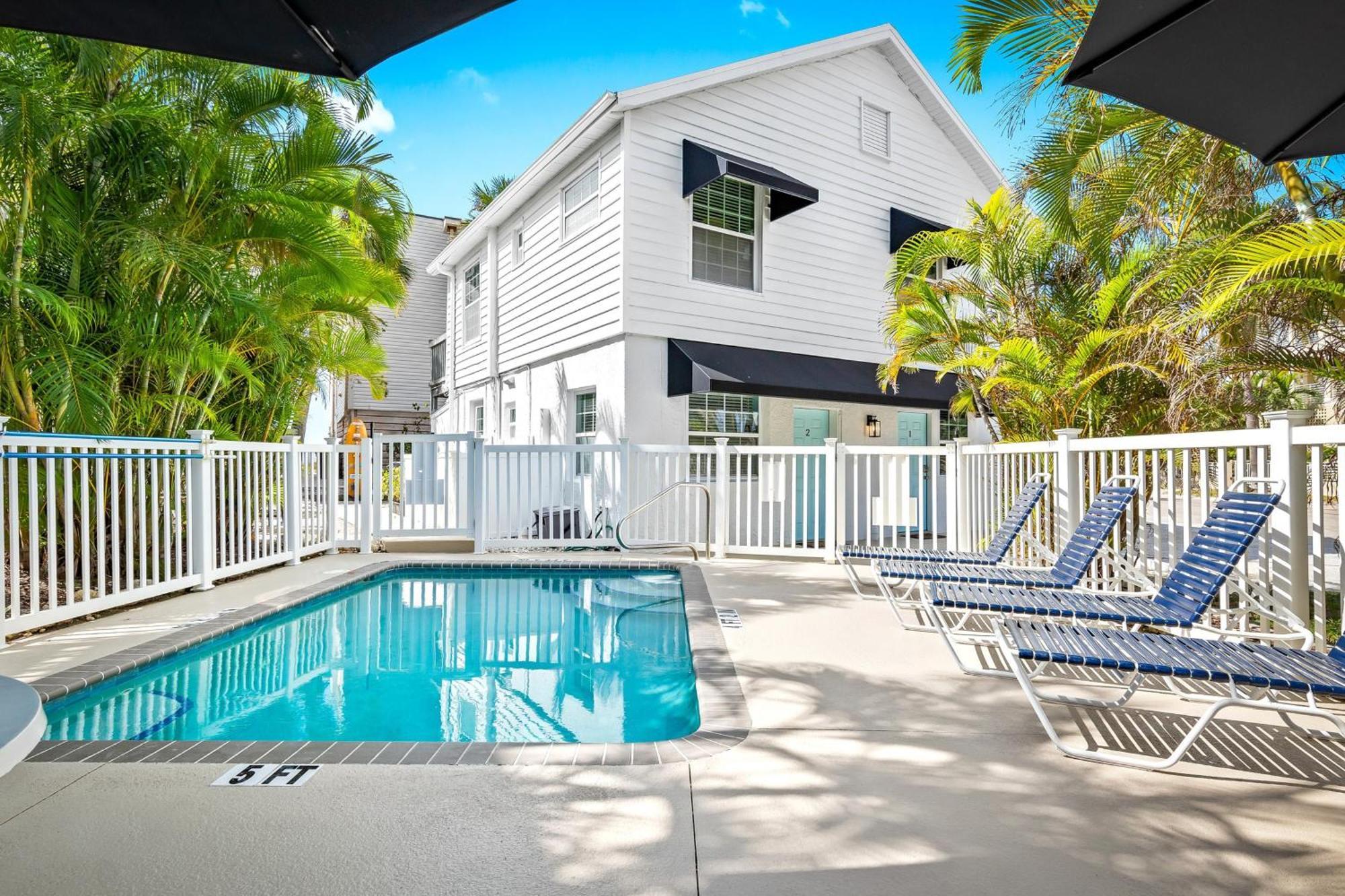 Parrot Beach Cottages Siesta Key Oda fotoğraf