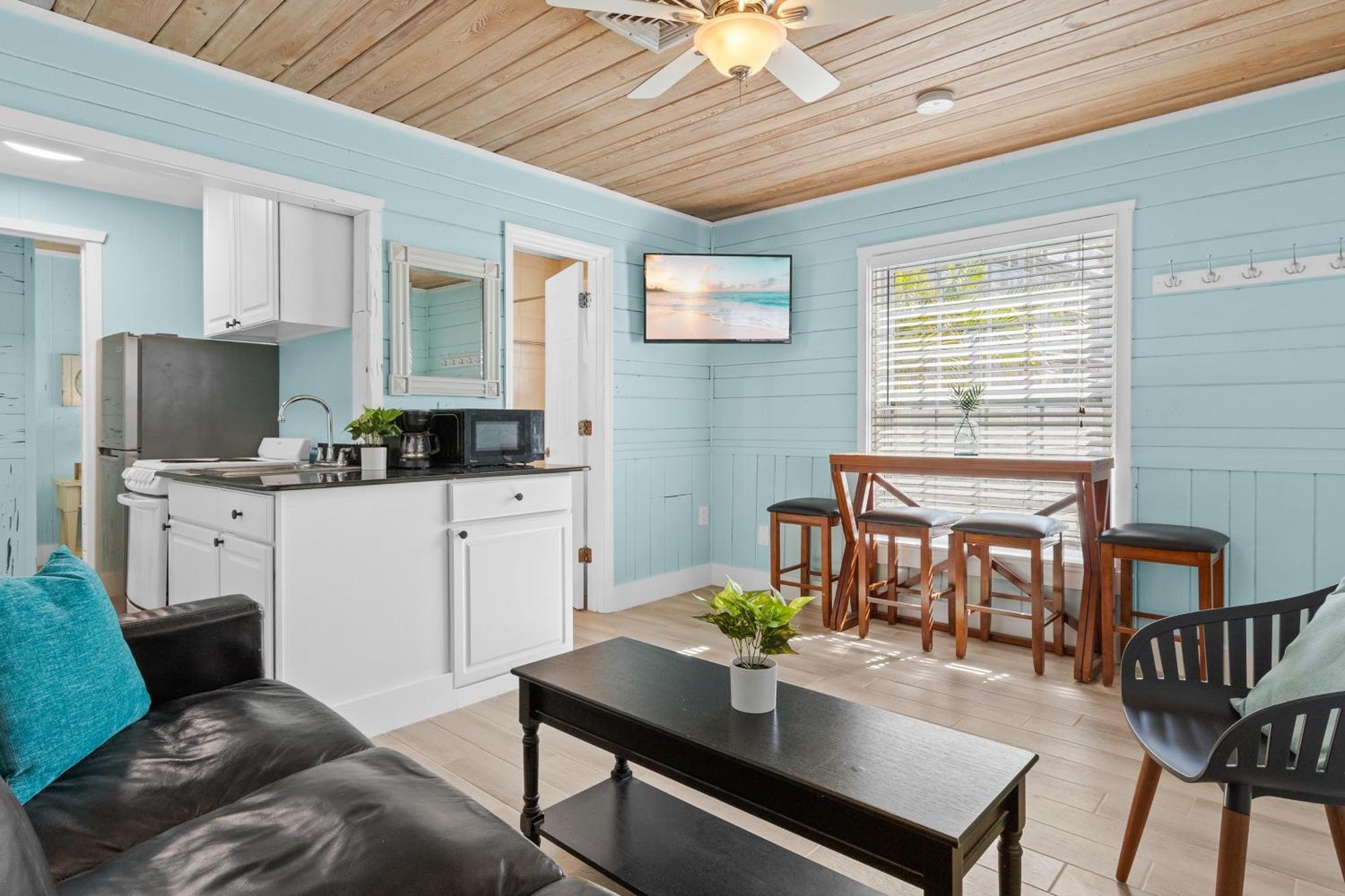 Parrot Beach Cottages Siesta Key Oda fotoğraf